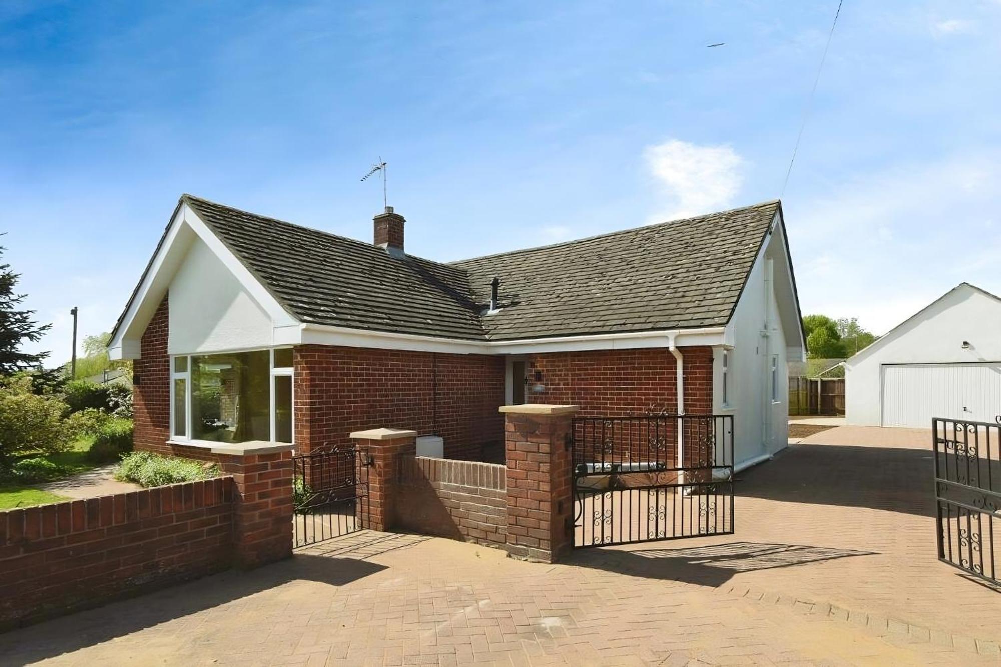 Beautiful 5 Bedroom Bungalow, Sleeps 7, In Calne Exterior photo