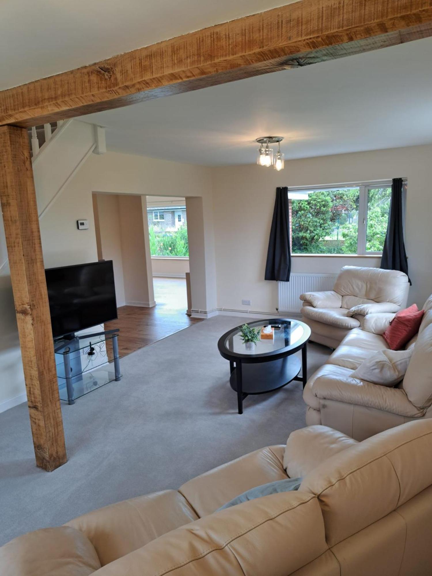 Beautiful 5 Bedroom Bungalow, Sleeps 7, In Calne Exterior photo